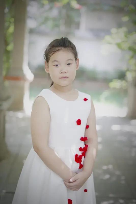 王心迪这一跳简直绝了，堪称完美！在赛场上，他全神贯注，动作行云流水，每个细节都处