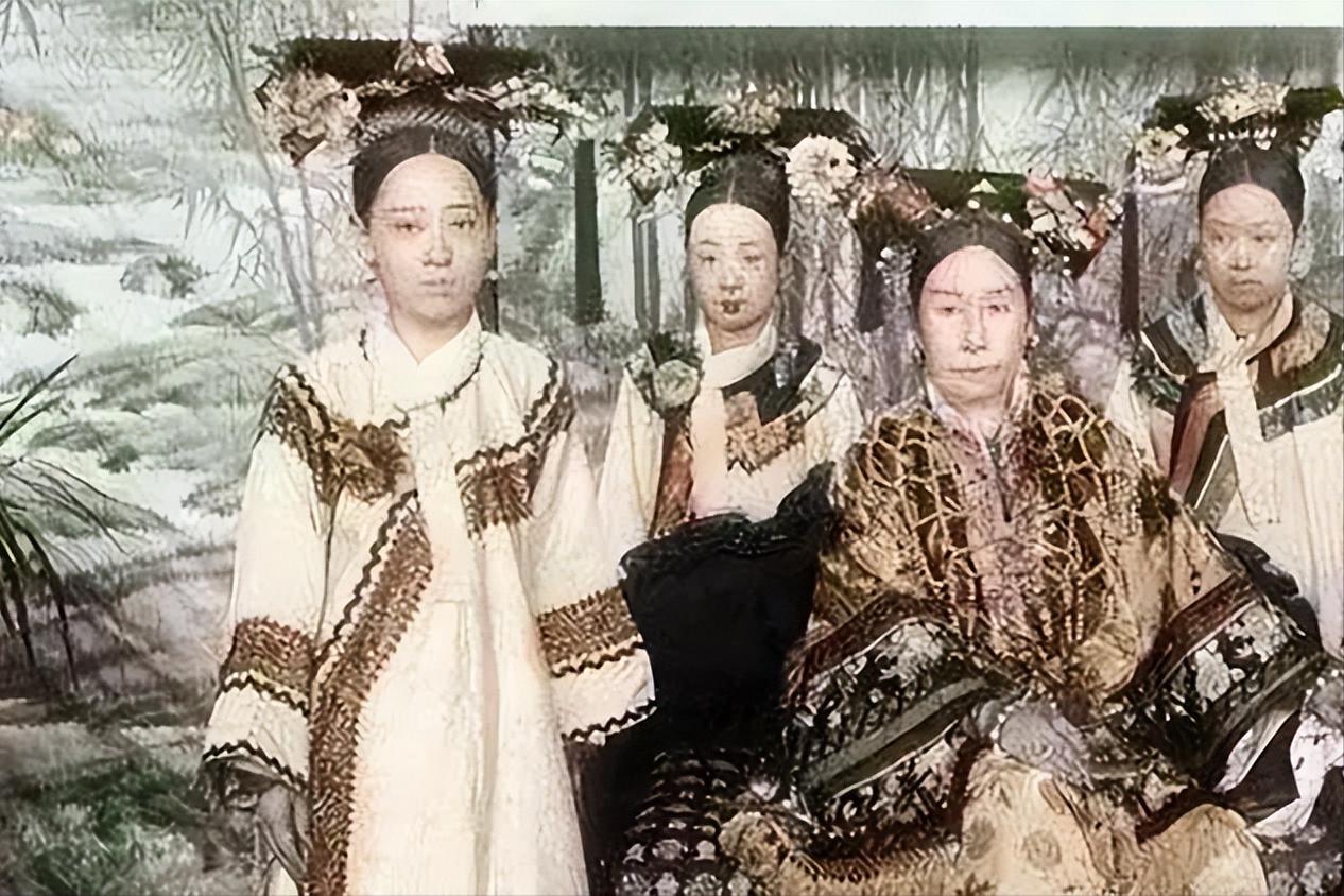 一个13岁的女孩，能有多深的睡眠？在紫禁城储秀宫，她一晚上要被人打醒七八次。不是