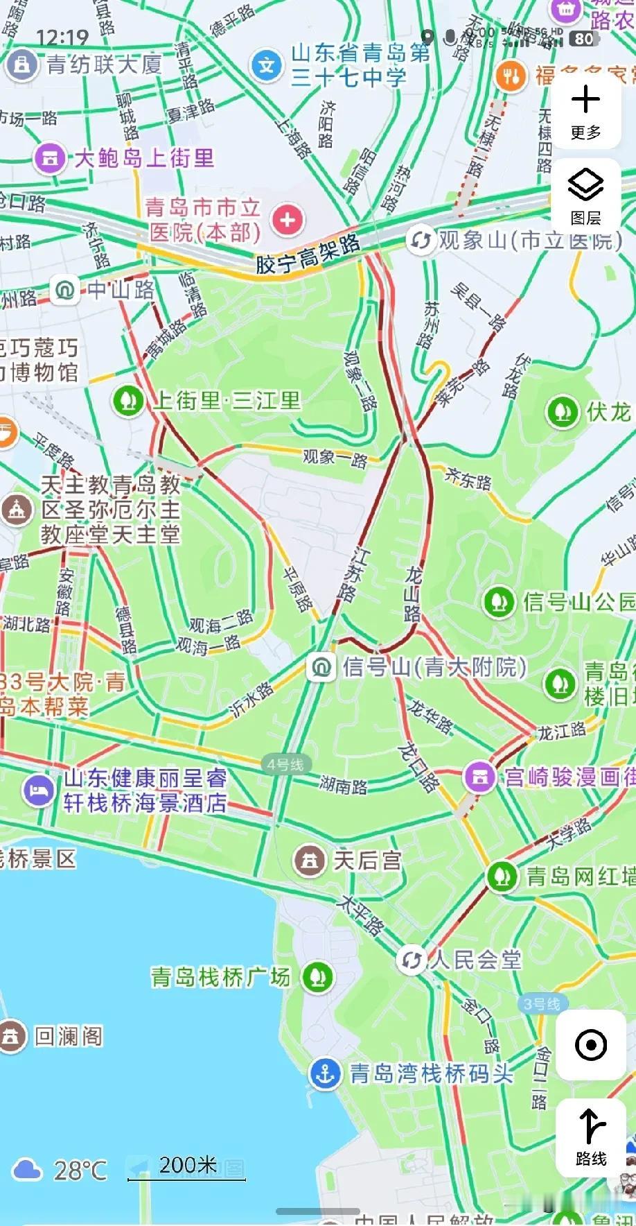 人从众！青岛的人可真多，整个前海一线，几乎天天堵成深红色！

从暑假开始，青岛前