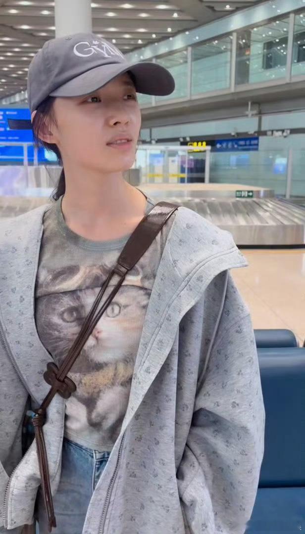 林允 女孩儿胖一点真的好林允的三观好正，没有偶像包袱，素颜状态大大方方展露，不伪