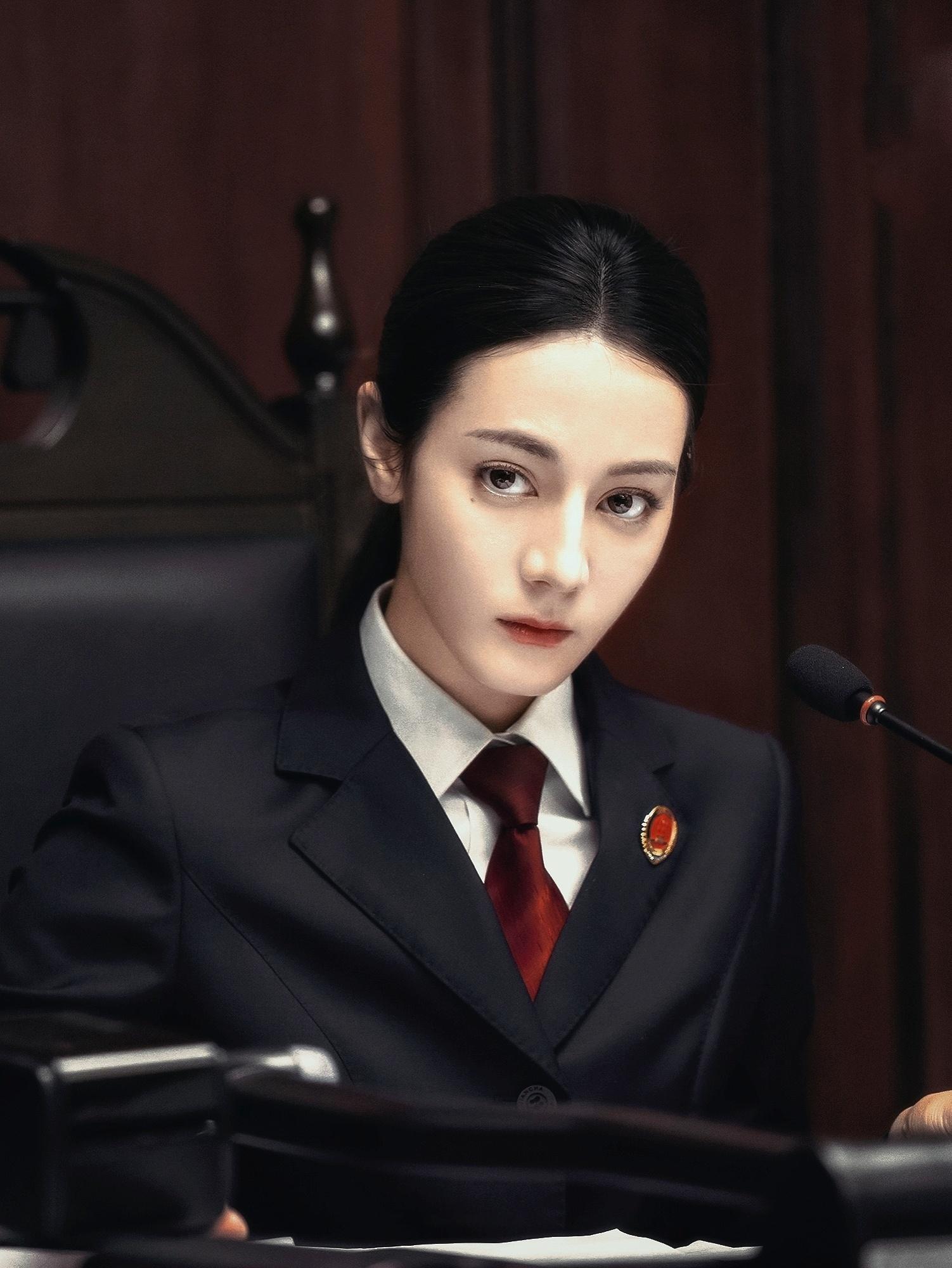 迪丽热巴安旎·𝘿𝙞𝙡𝙧𝙖𝙗𝙖 ​​​迪丽热巴公诉精英|迪丽热巴虽然