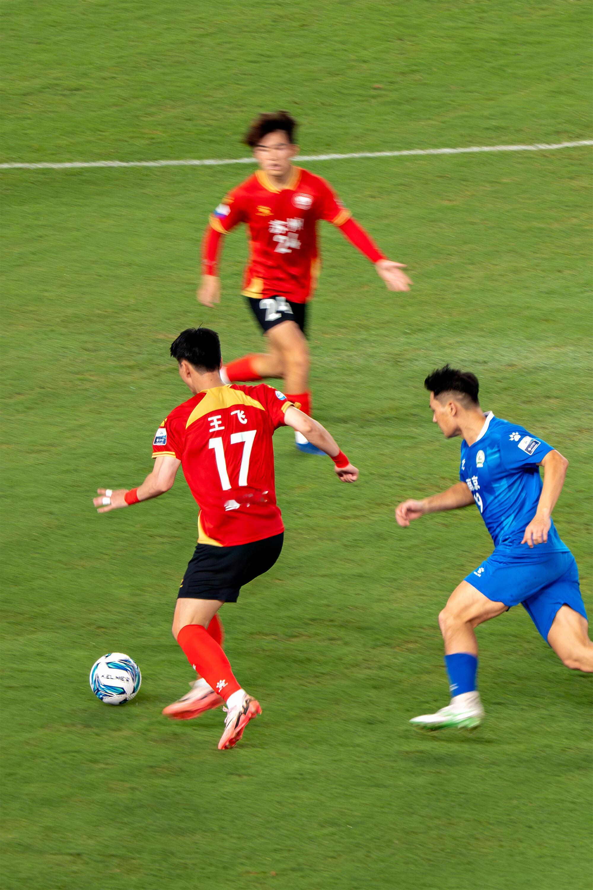 南京奥体的呐喊声已预定！海港带着中超三连冠气势，国安揣着足协杯荣耀，这场“天王山