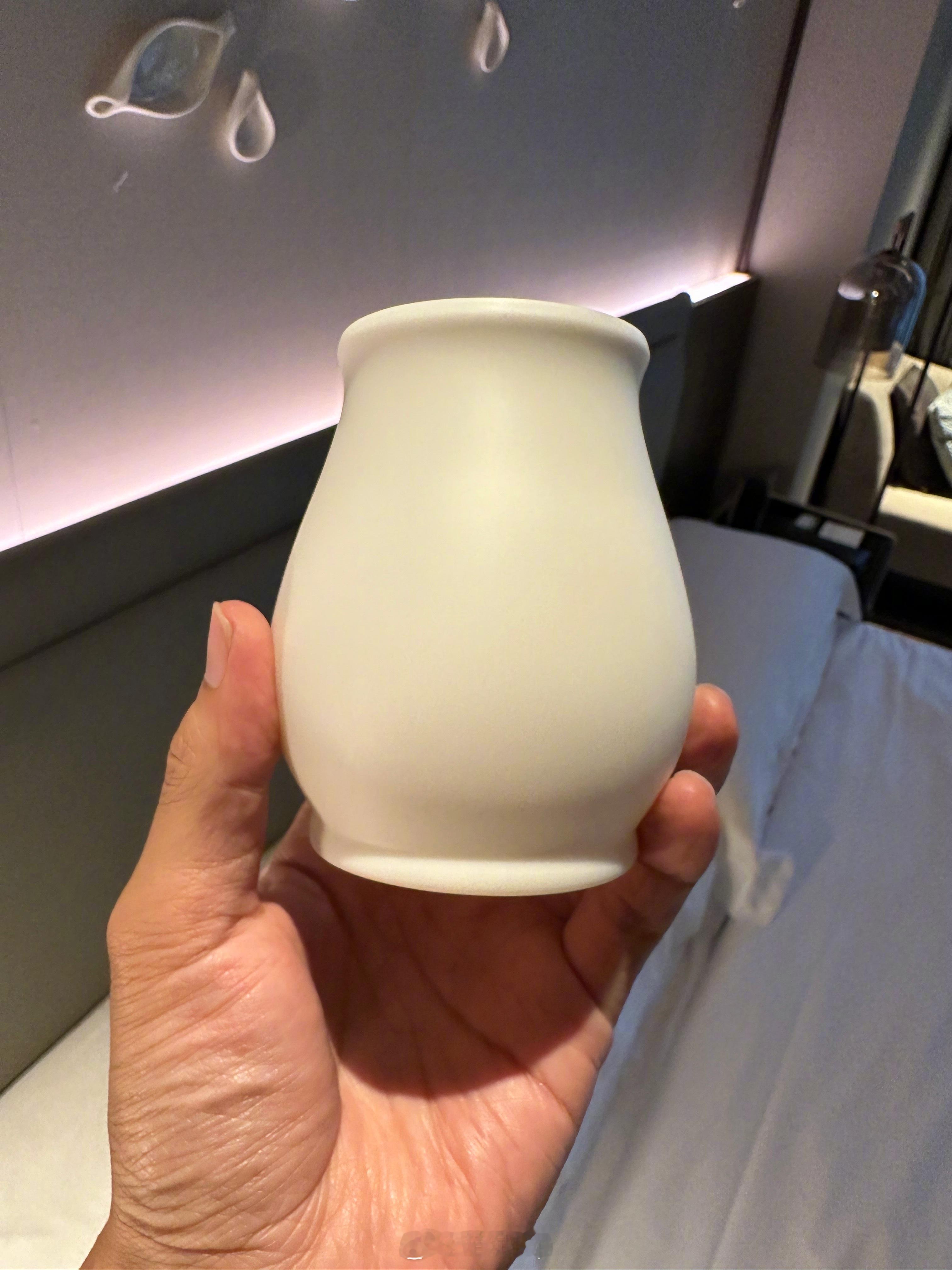 老套的就是大家的，超级精致的威士忌杯。送给一直以来支持我的粉丝吧，本来我想自己留