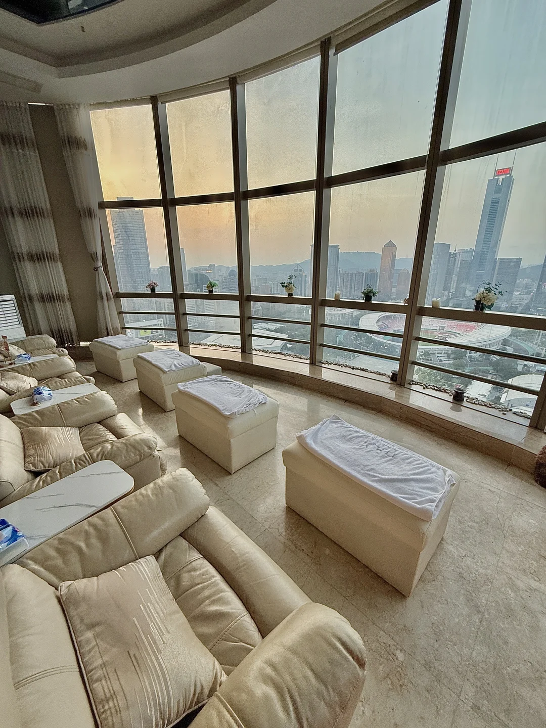 27楼CBD高空泰舒服😌啦！～都市丽人充电站！