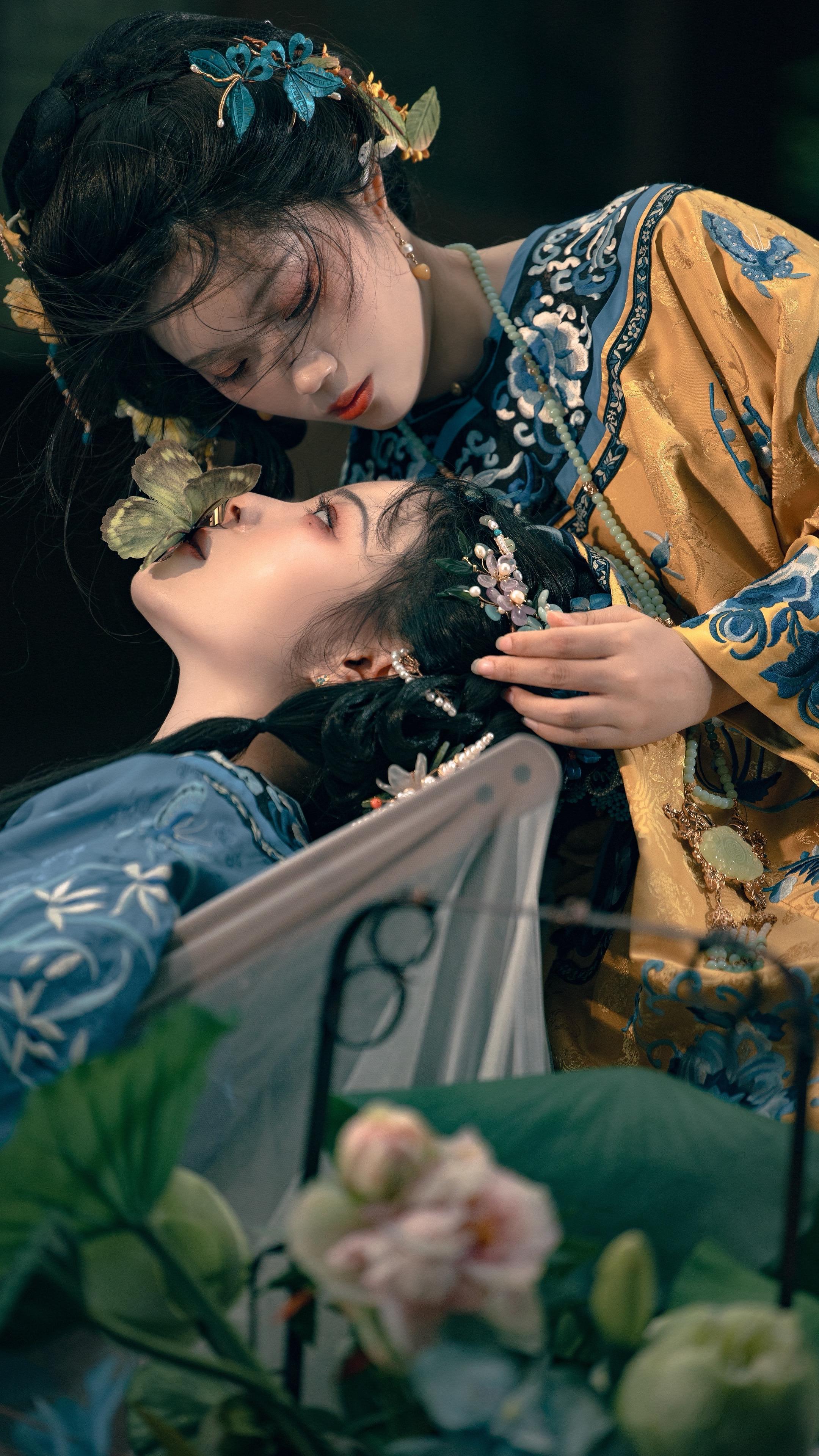 我们两小无猜。