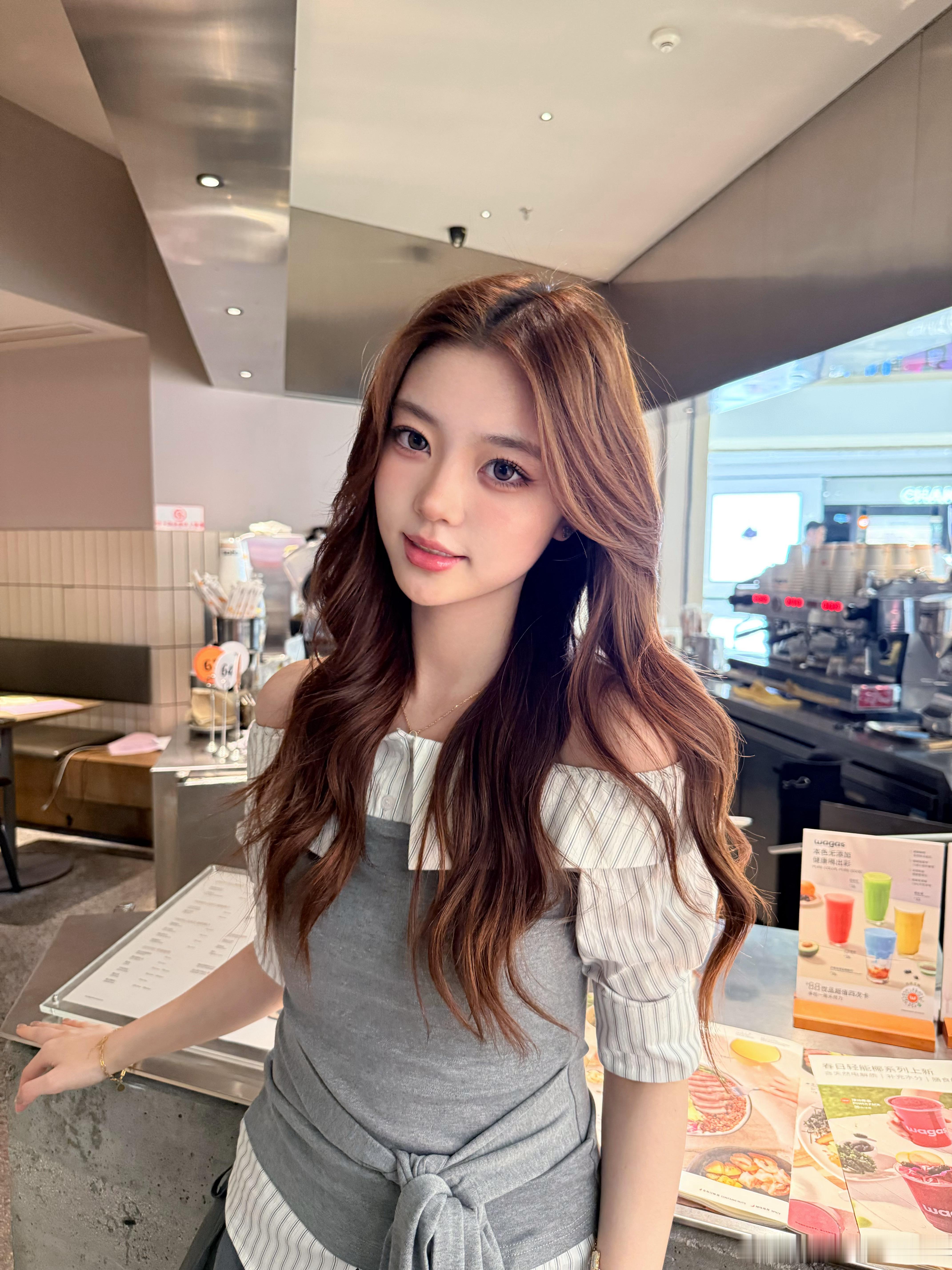 ✌️去丝芙兰拍了个小广告 开心～和我公司里的小伙伴们见面啦！ ​​​