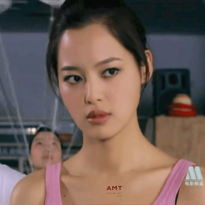 青涩的小蕾姐，娥爱泥 