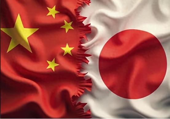 昨晚和一位日本的朋友深聊，他说了3个中日之间的逆转，颠覆了我的认知。
 
当时他