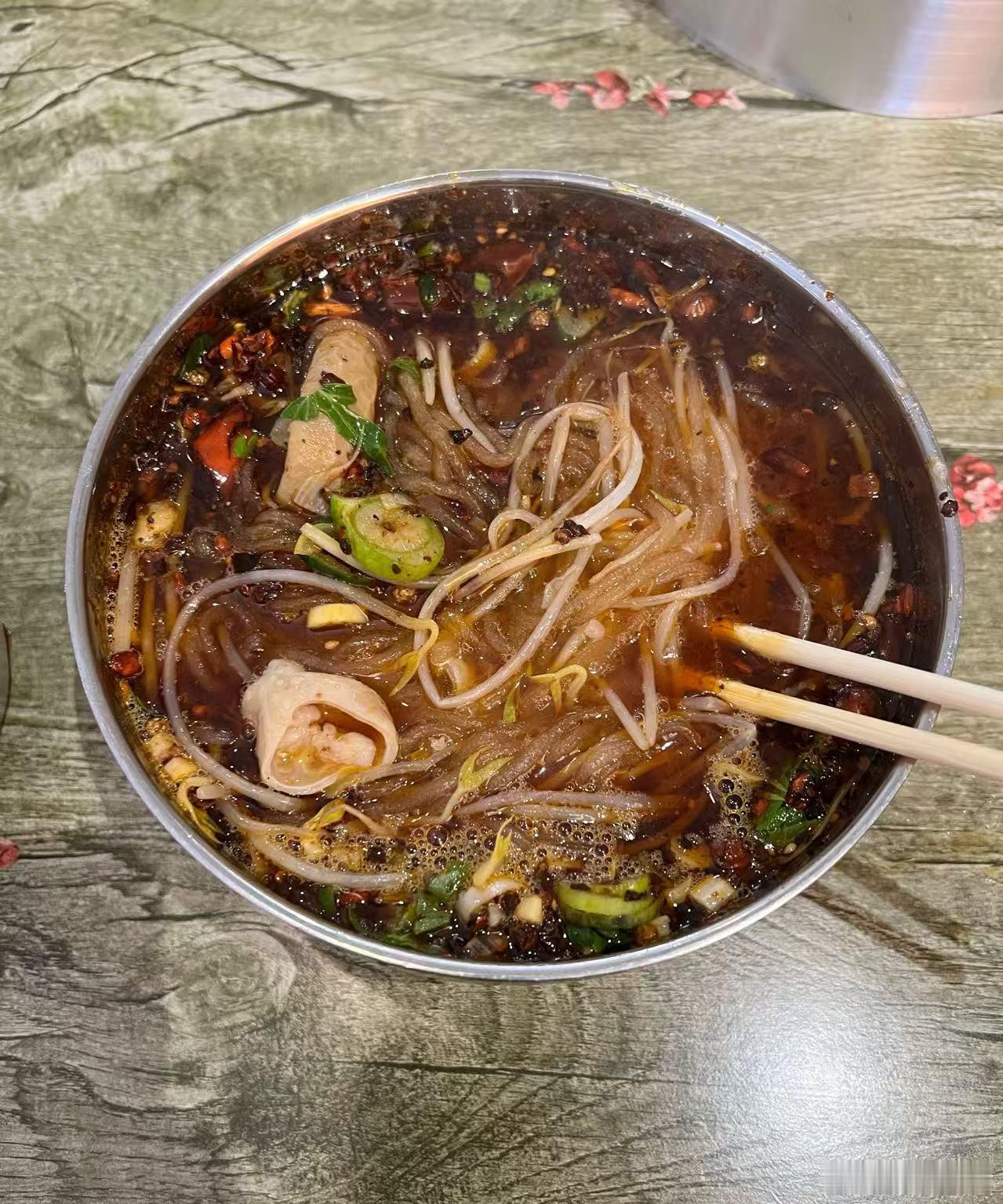 四川美食春节篇  成都肥肠粉合集春节有不少朋友要来成都玩，给大家推荐一些值得吃的