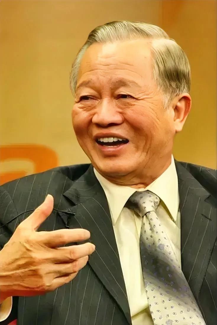 曾仕强教授说：
人生在世，无论你身处何种境遇，
都要学会感恩他人。
送礼的艺术，