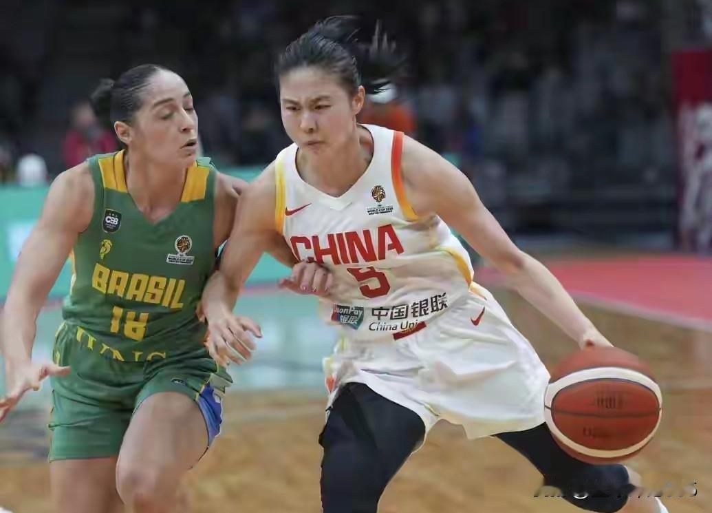 中国女篮挺进世界杯，83-71结束征程。

就在刚刚，中国女篮在武汉主场球迷的呐