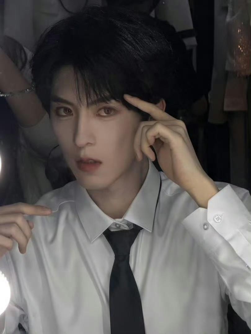 校服怎么没有双人live图呀话说每次live图能不能一次性放完