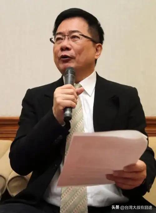 国民党主席辩论战：蔡正元一语点破关键，提名成功就赢一半！
 
国民党主席选举首场