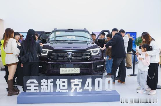 长城的老魏，又亲自下场了。

为了全新坦克400，能够赢得年轻人的芳心，不仅玩儿