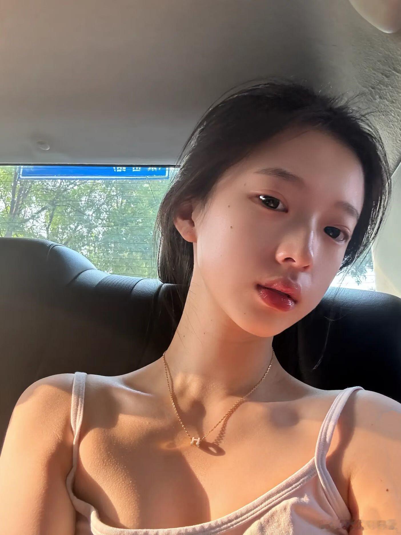 今天怎么这么热… 