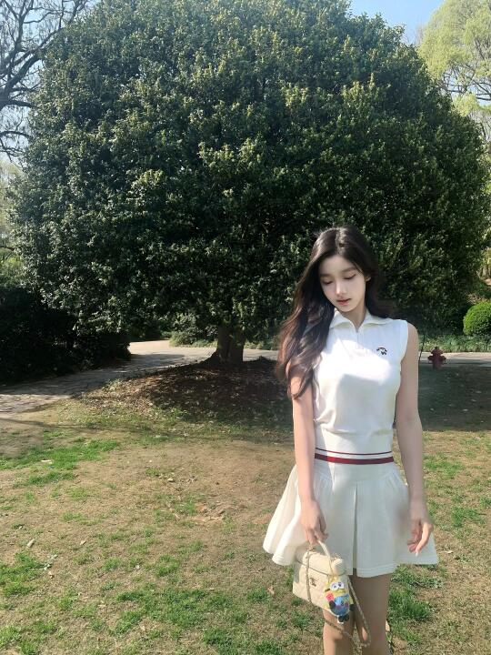 dreaming still in the park🌿📚