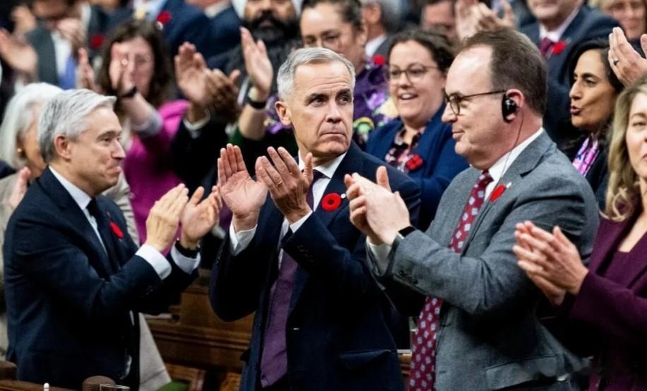 这明显不是警告，而是不打自招，特朗普说中方会吞噬加拿大，好多人都以为他是担忧盟友