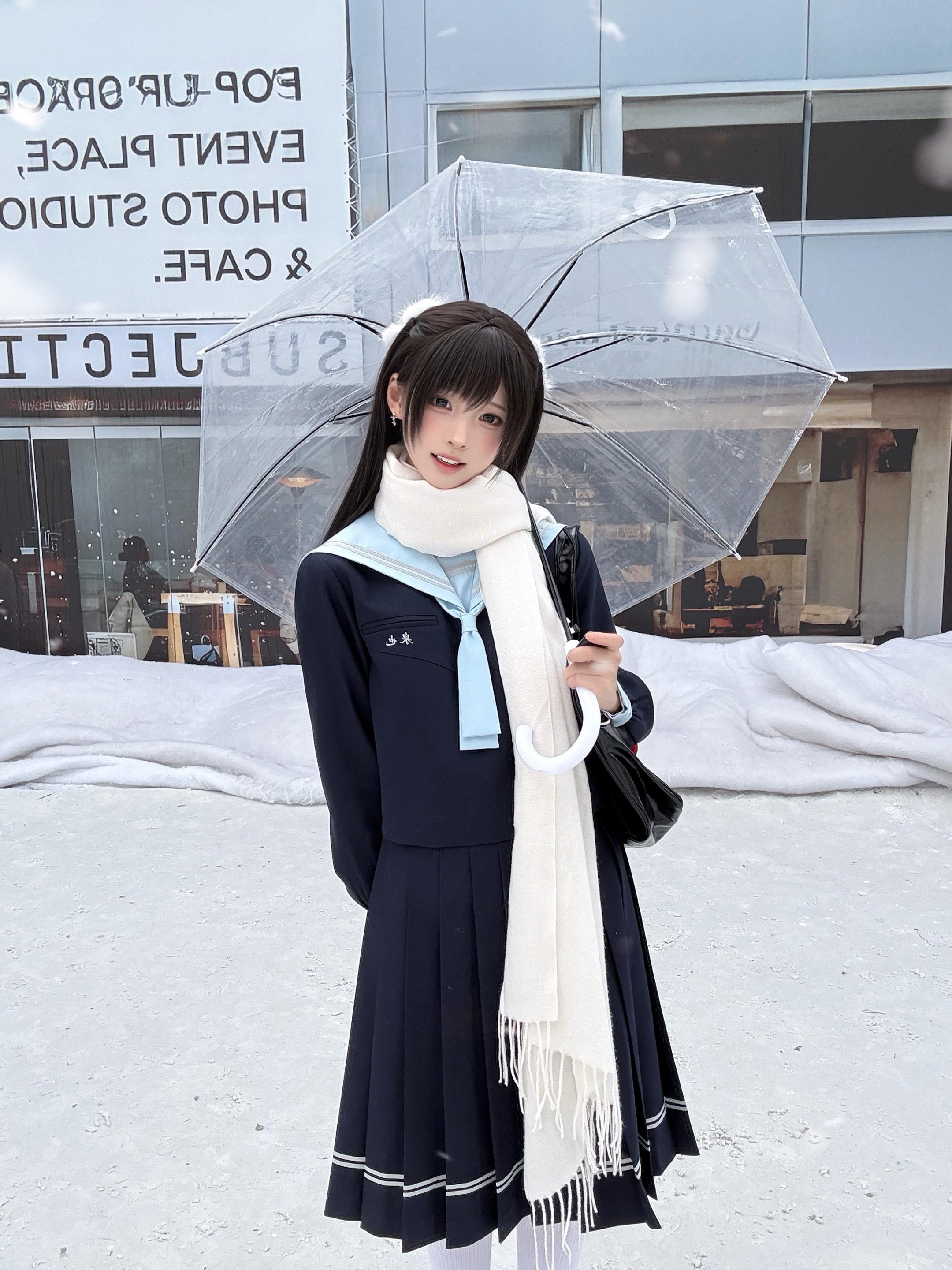 我想要一条很长很长的围巾。把我和我珍视的人都围起来