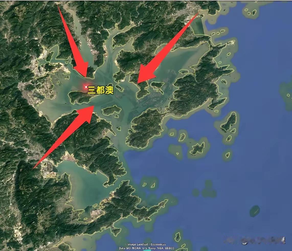 中国发现一个能停靠上百艘航母的深水港，位置太关键了！
​你敢信吗？在咱们国家的东