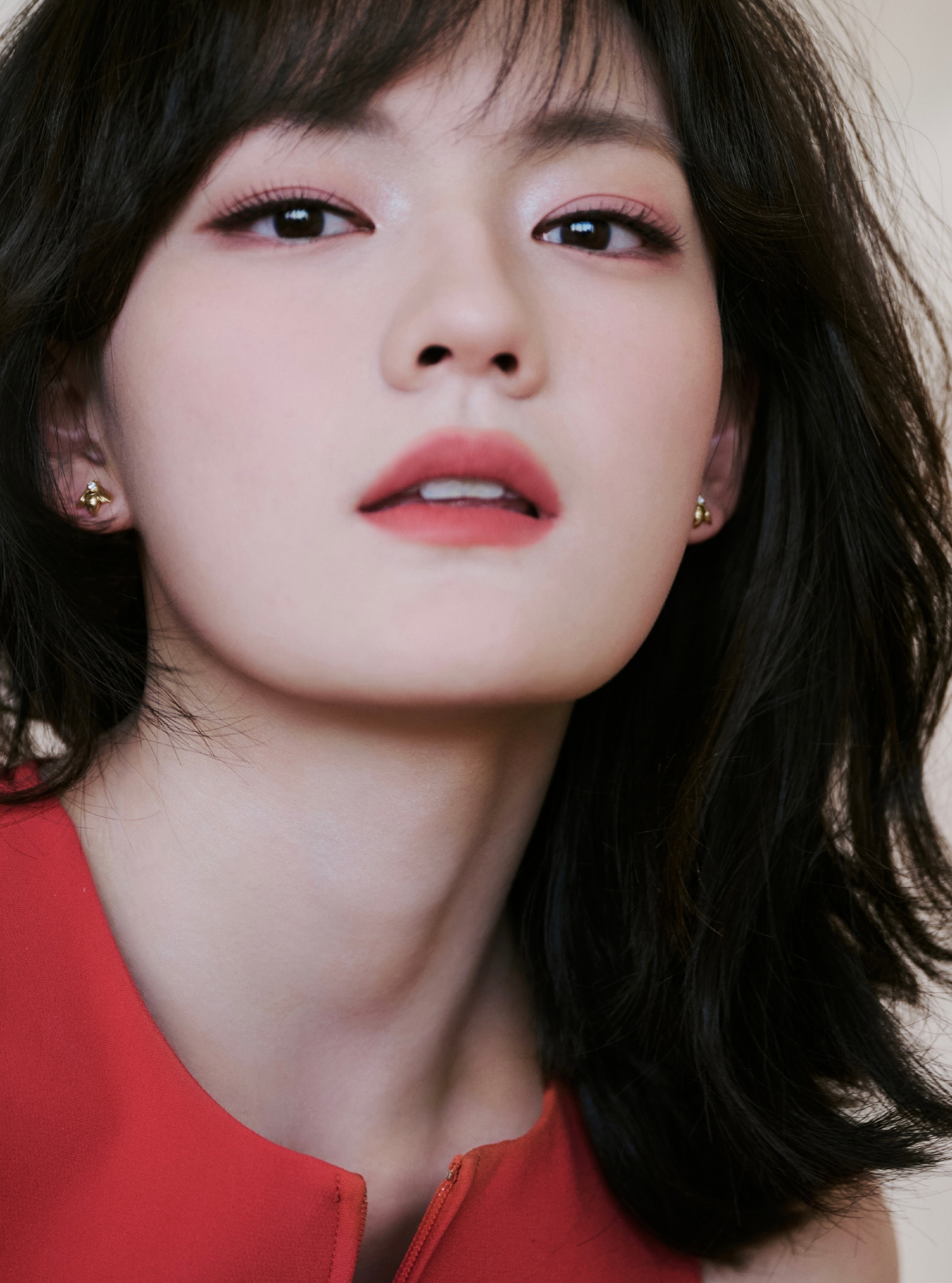 邂逅新岁的第一抹“红”演员文淇 