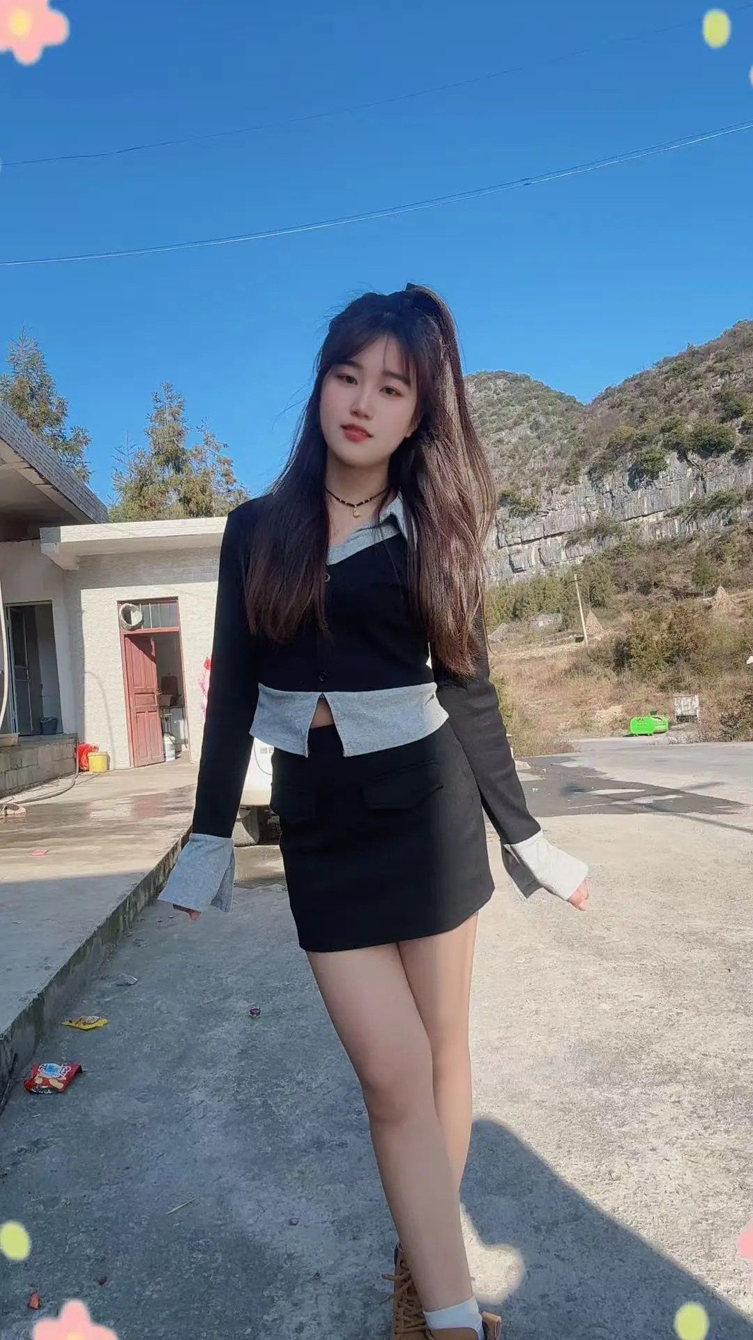 常常熬不住的时候，也想找一个靠山可是你怎么找才发现，有的山布满荆棘有的...