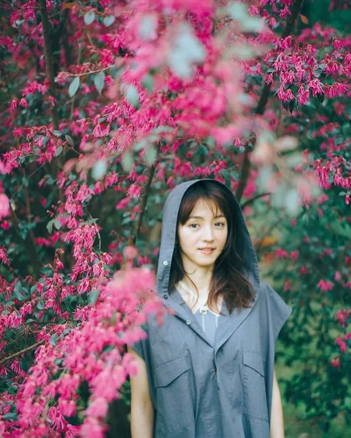 满岛光宣布结婚日本女演员满岛光于今日宣布结婚喜讯，对象为小她9岁的日本模特浅野启