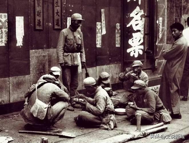 1949年，上海市长陈毅得知自己的部下竟然将一名国民党军官的姨太太占为己有，勃然