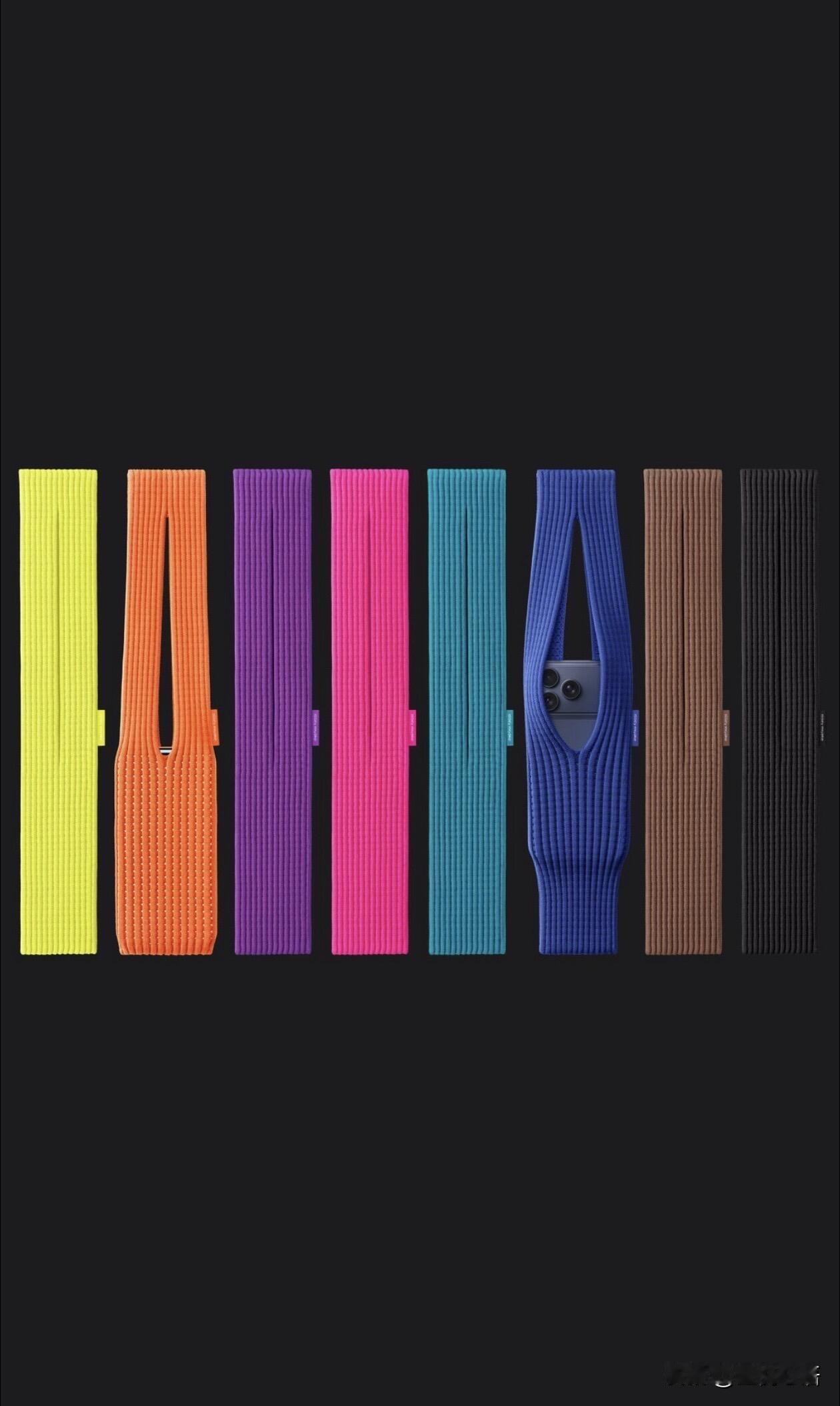 苹果手机冬天也要穿衣服了[笑哭]
苹果和三宅一生的联名出新品！
新品iPhone