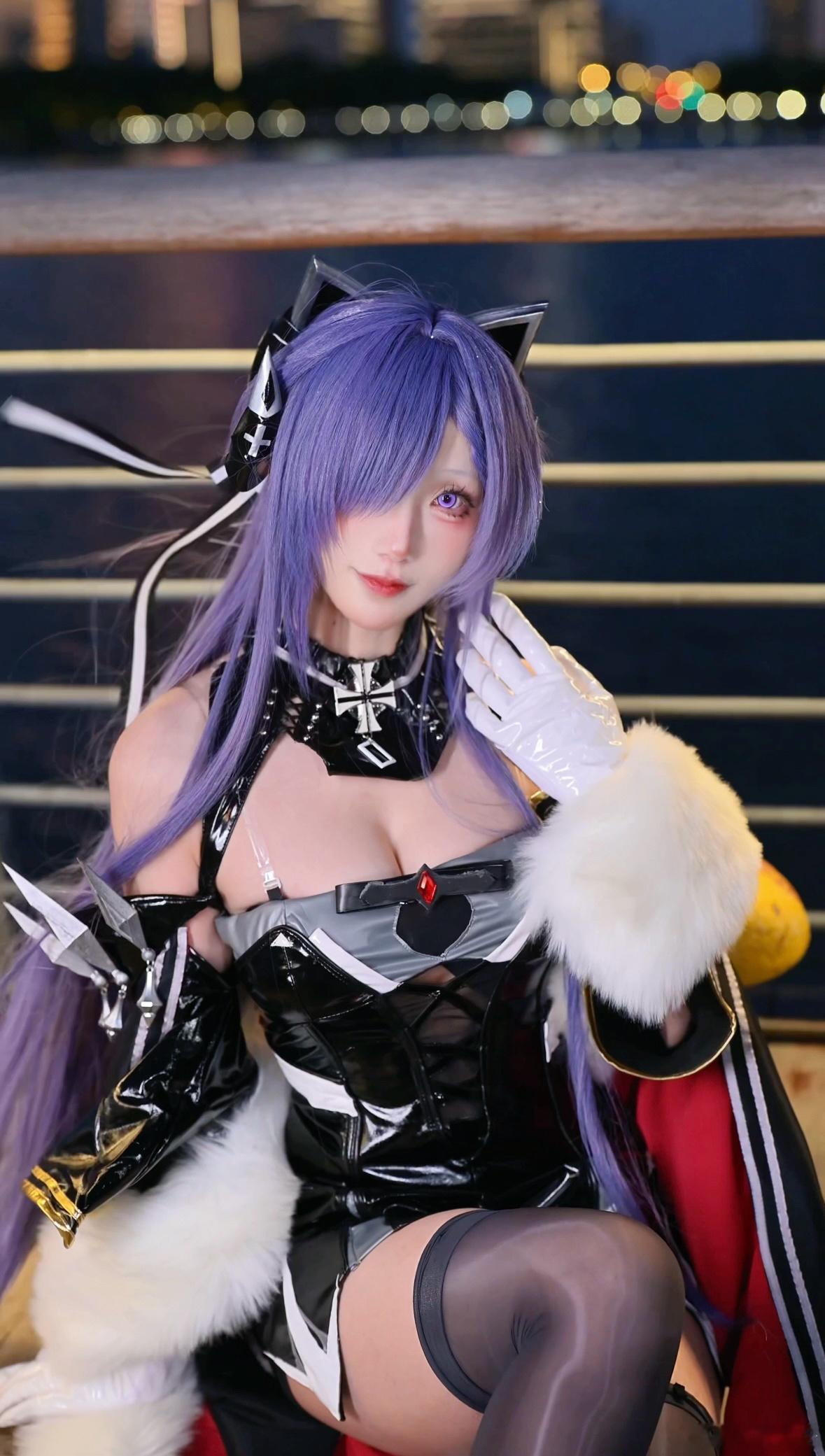 碧蓝航线碧蓝航线9周年奥古斯特cosplay 见到奥古斯特雷德了吗？  去了无人