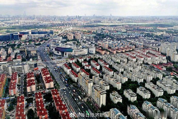 【3个一线城市房租涨价】一线城市房租正悄悄上涨。今年5月，一线城市普通住宅的平均