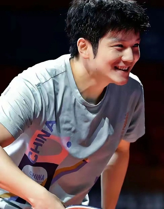 樊振东说现在打比赛都是美好回忆这句话太戳人！这是超级全满贯得主沉淀后的通透，更是