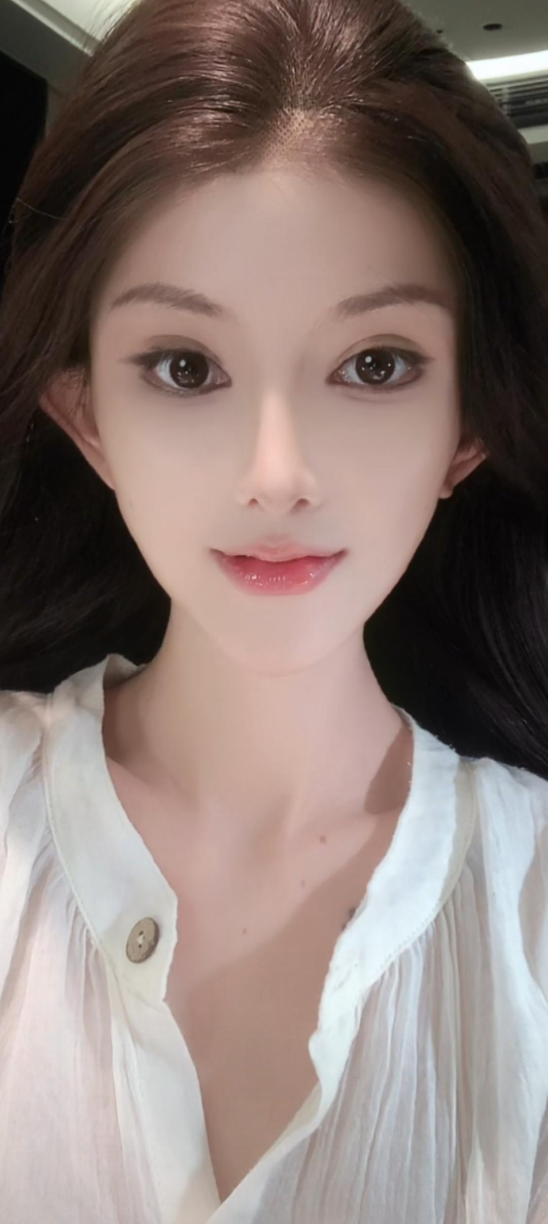 这位美女看着真温柔。