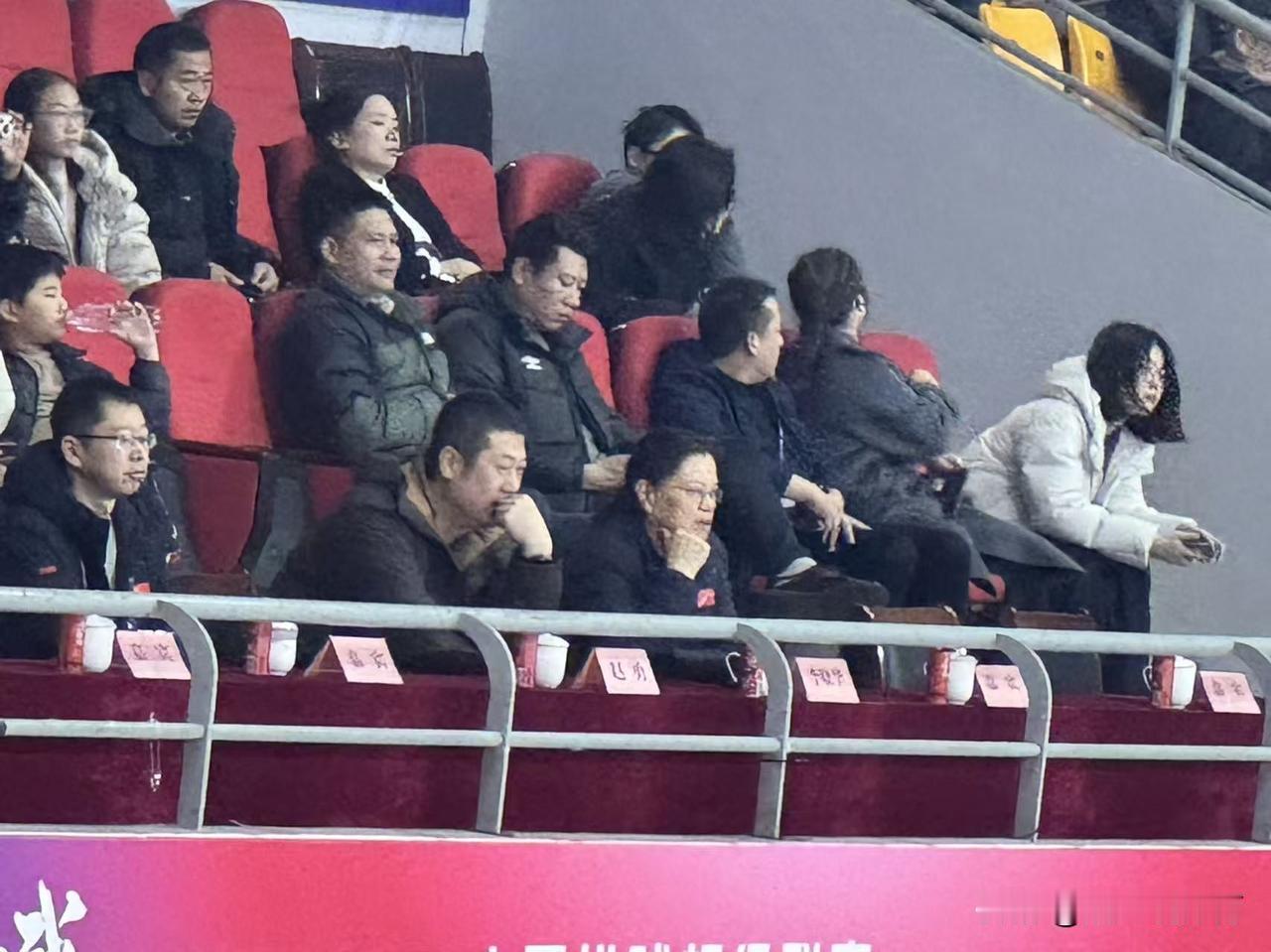 中国女排主教练赵勇到常州观战江浙女排的“青春之战”。江苏女排和浙江女排都是非常年