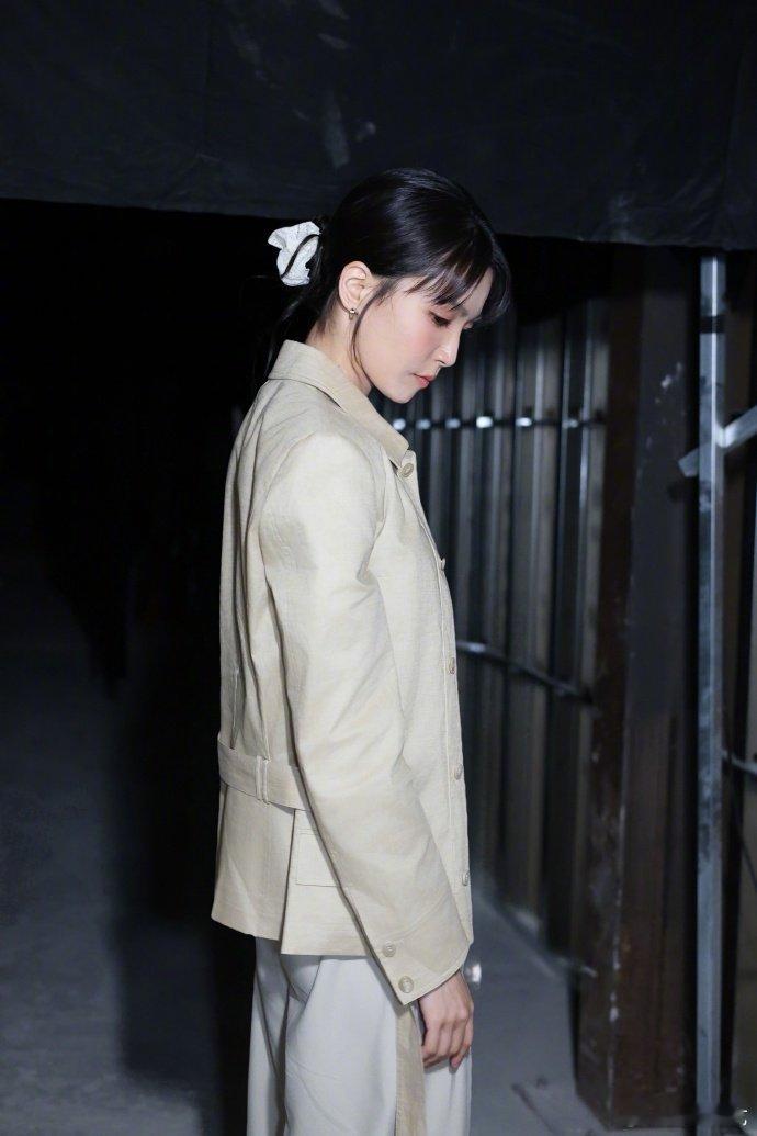 浪姐将录你好星期六 从乘风舞台到好六现场，姐姐们又要带来新惊喜了。你好星期六