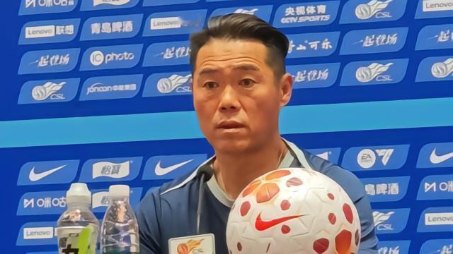 记者开启“灵魂拷问”模式，向宿茂臻发问：之前碰上斯卢茨基掌舵的申花，泰山队那战绩