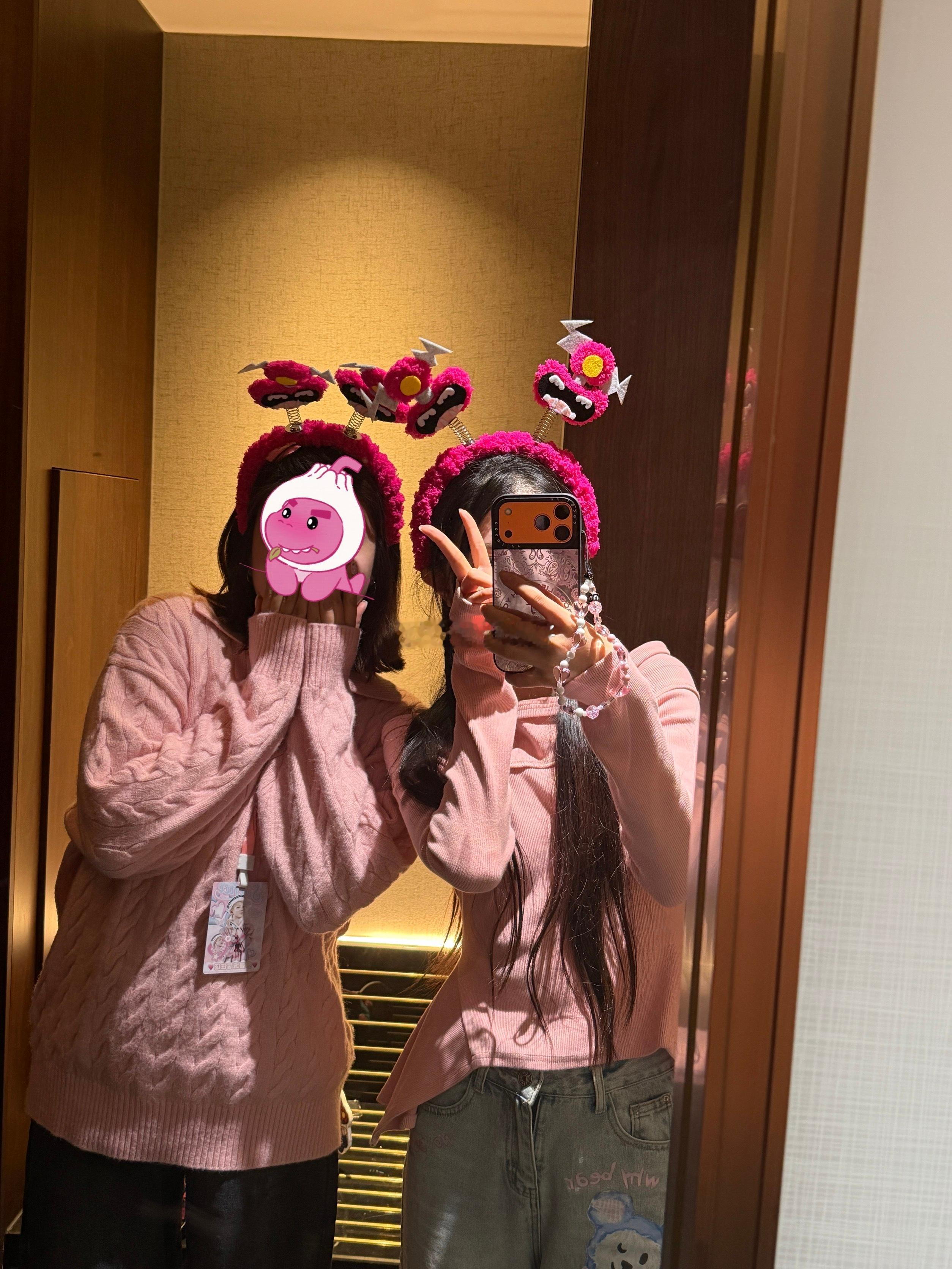 汪苏泷[超话]   11月的第一天 我在罗曼城很幸福  ​​​