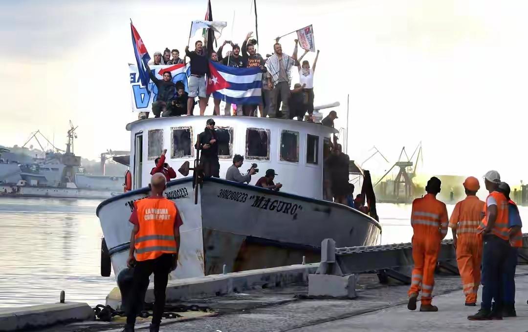 新华社消息：3月24日，从墨西哥出发的国际援助船“格拉玛2.0”号运载援助物资抵