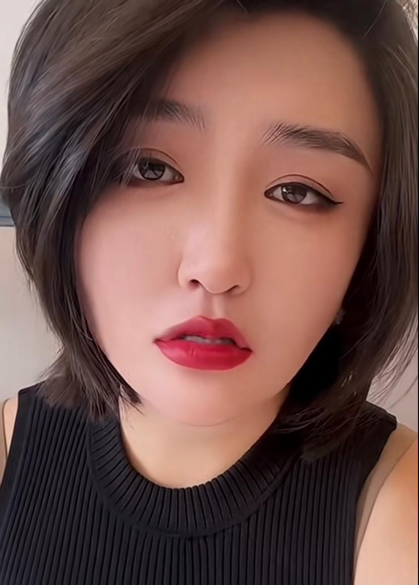 赵本山女儿一句话，把二人转传承的遮羞布彻底扯下了！
球球直播回应传承问题：我爱东