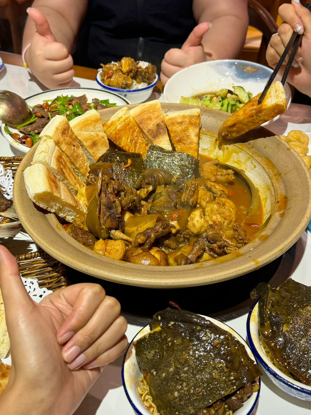 杭州，懂事的已经带男朋友来吃了。。。