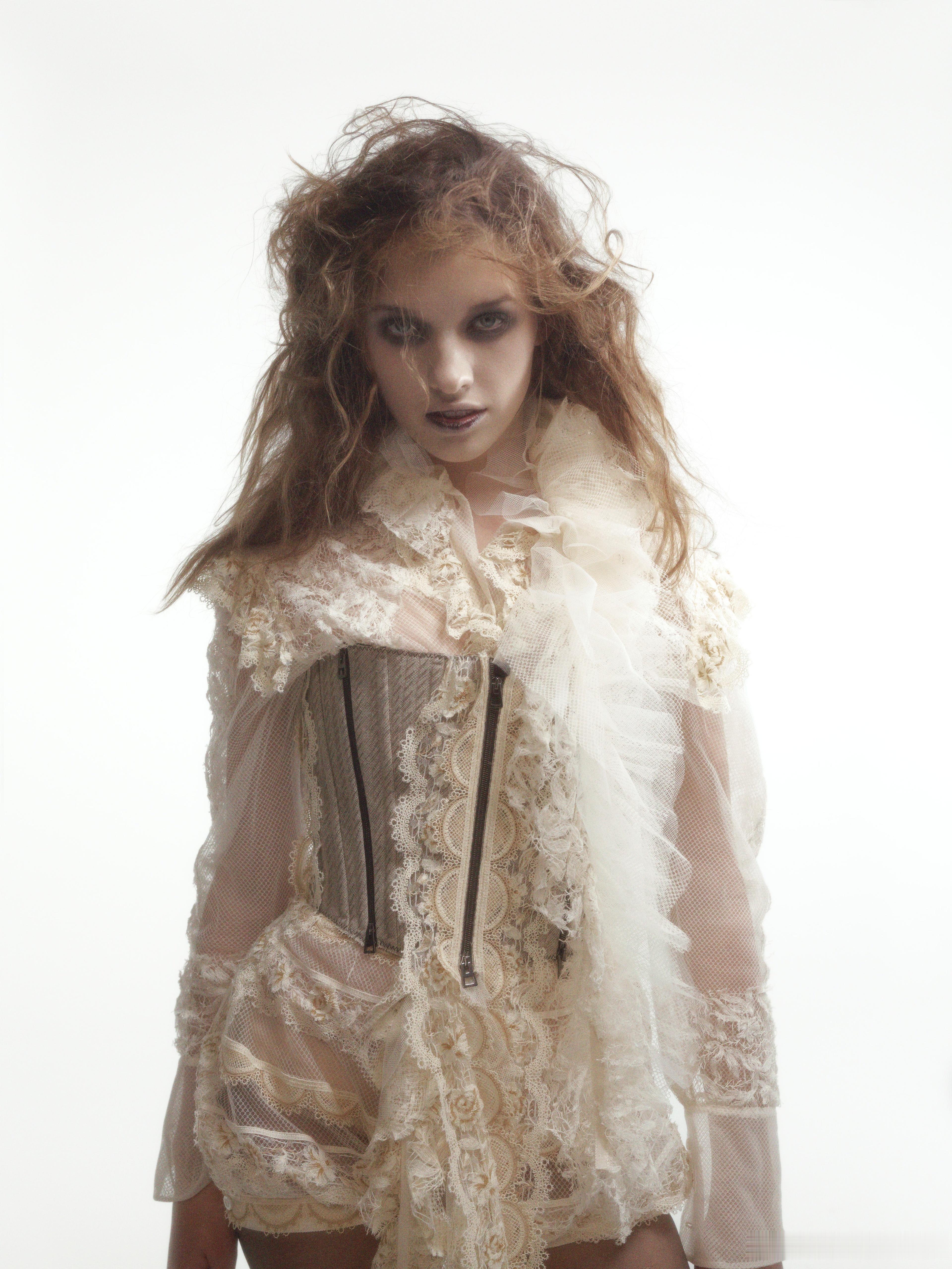 ever anderson艾尔安德森登上《The Beyond Noise》杂志