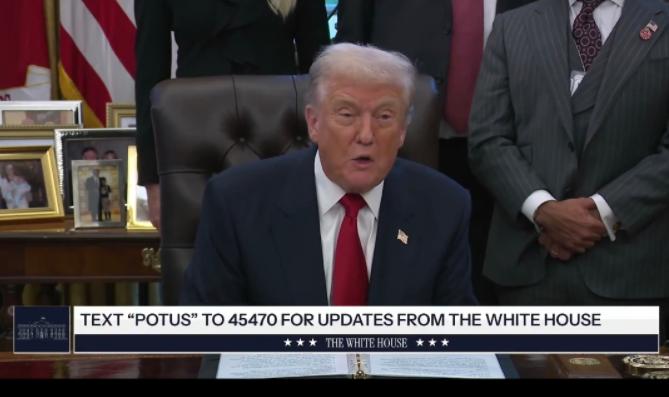 面对记者，特朗普11月11日谈论印度：“我们正在与印度达成一项协议，与以往的情况