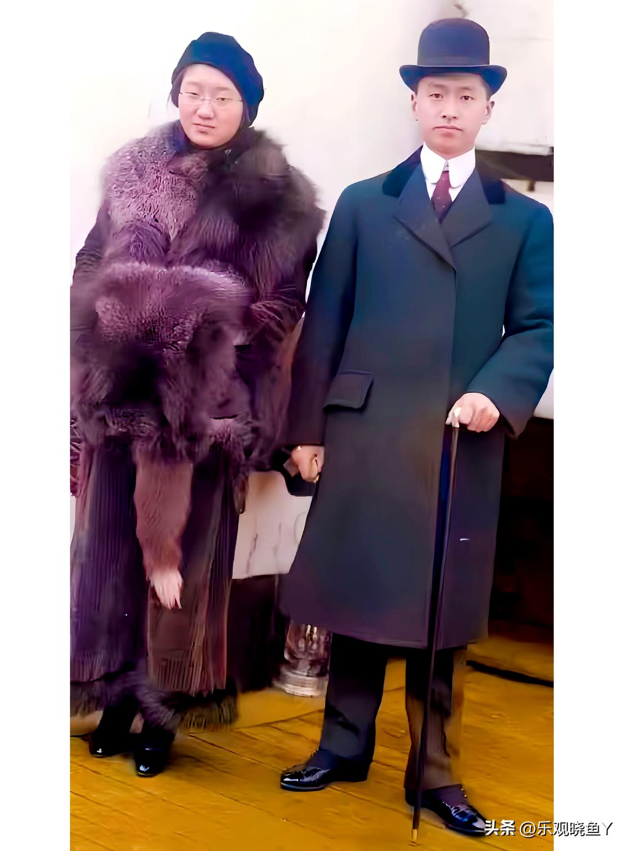 一九一五年，在英国利物浦的民国外交官顾维钧与他的第二任妻子唐宝玥。这而非演员所扮