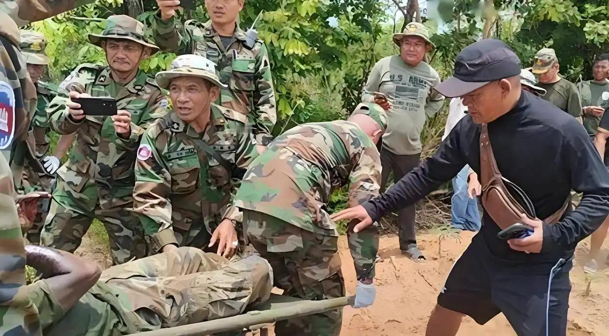 泰媒警告阿努廷：可以接受中国作为调解者，但有一条红线绝不能触碰。
 
柬泰冲突爆