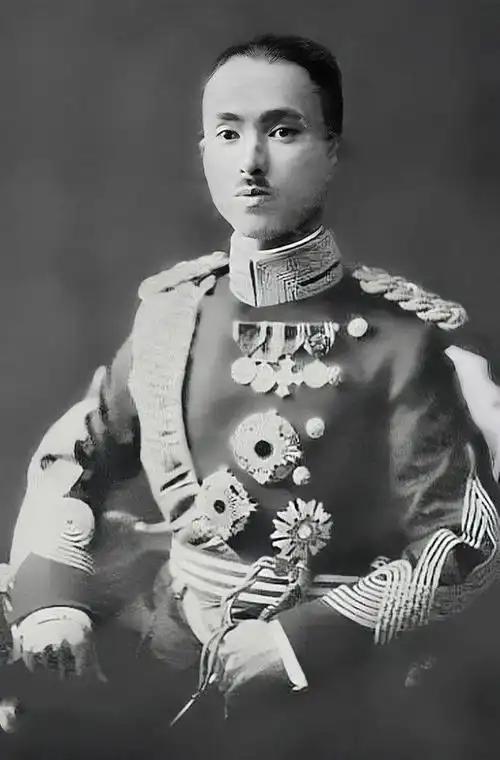 日本头号战犯，东京审判的漏网之鱼，当年是谁放过了他？临近我国的阅兵式，日本那边可