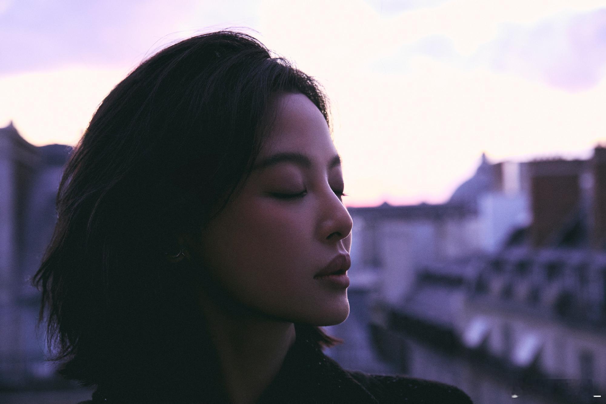 G社是辛芷蕾的站姐吧 传下去！G社这生图水准，说是辛芷蕾专属站姐我都信！利落短发