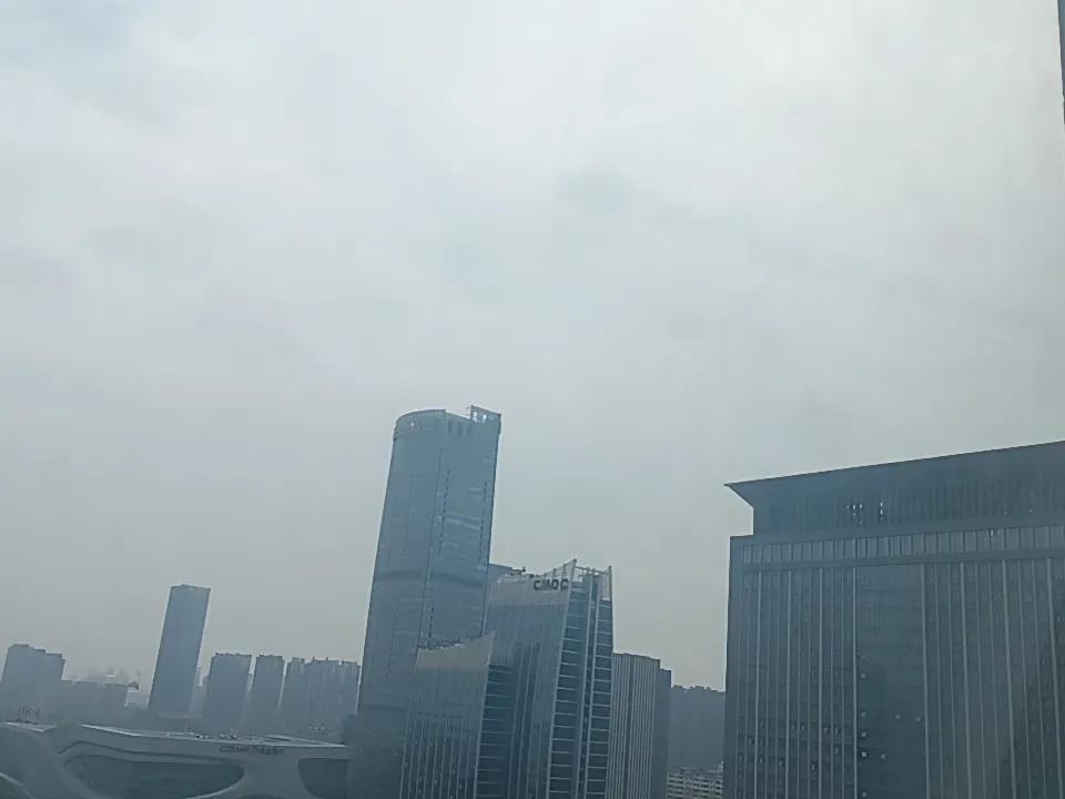 关门弟子：师父，我想炒股。
师父：没问题，为师传授你股市五不买，你凭此入市，保证