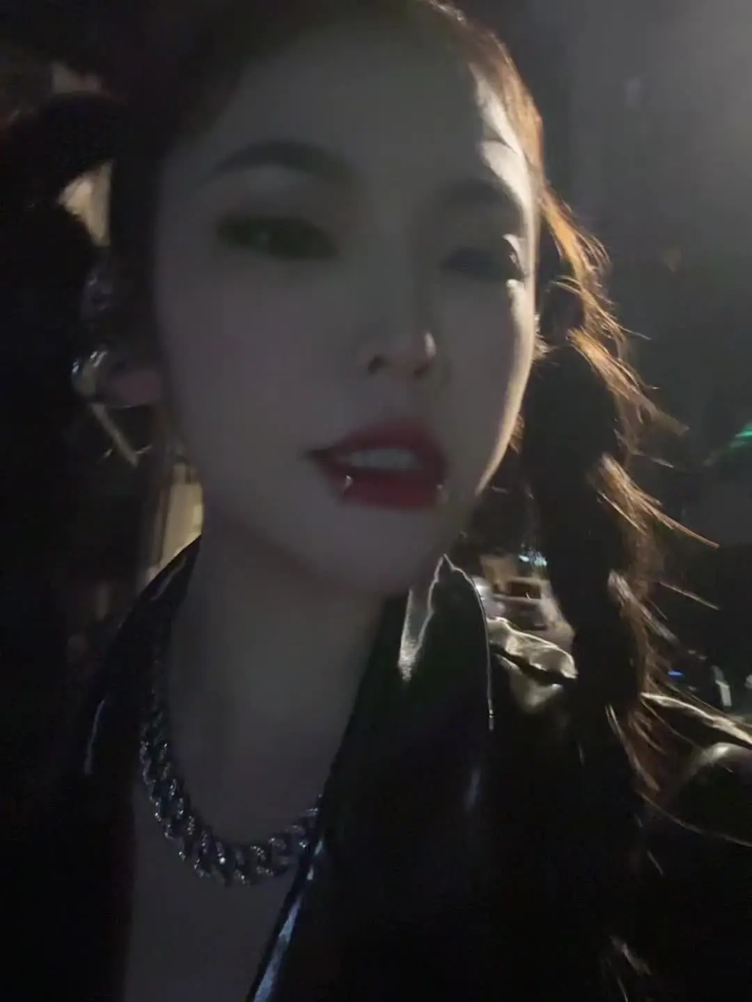 我说你是自由的！我说的是灵魂不是肉体 ！