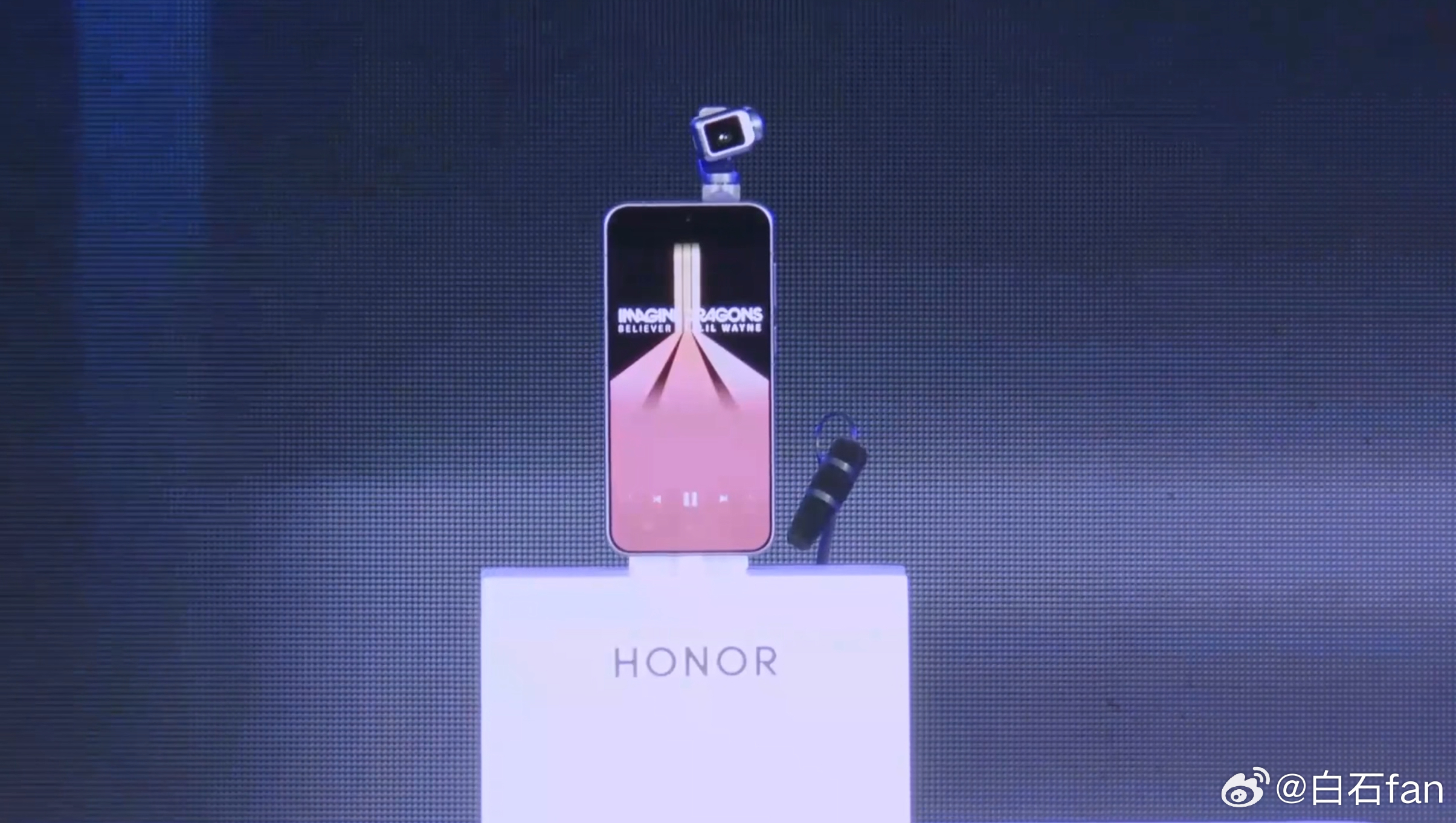 手机涨价潮下如何换机可以换上一代的旗舰，性能不会差太多，价格反而降了不少。中端机