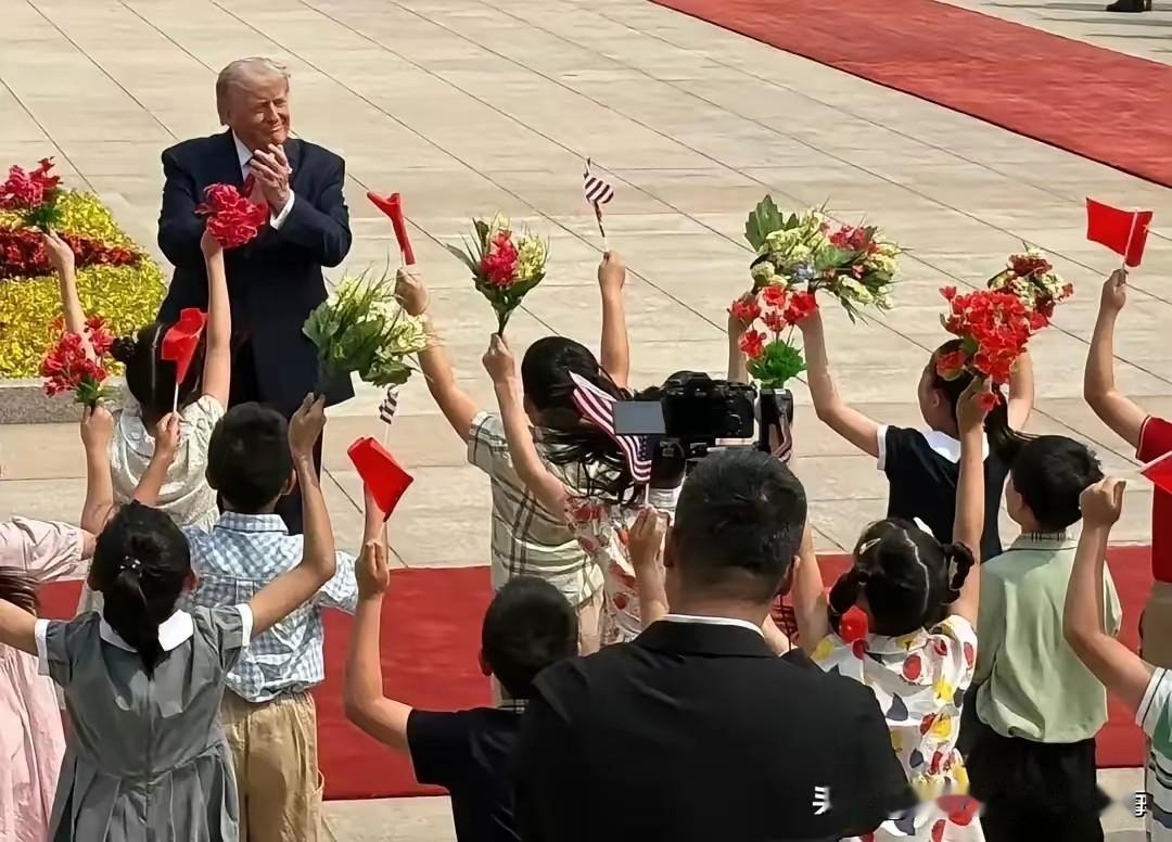 如何看待特朗普访华的排场说到“排场”，我想不仅仅是特朗普心悦诚服，尤其是他对徒步