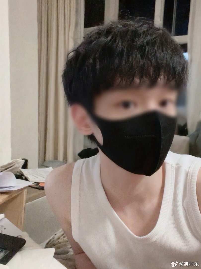 我用夹板夹头发的技艺在高斜率上升，如果我账户里的钱也是这样，就更好了。 ​​​